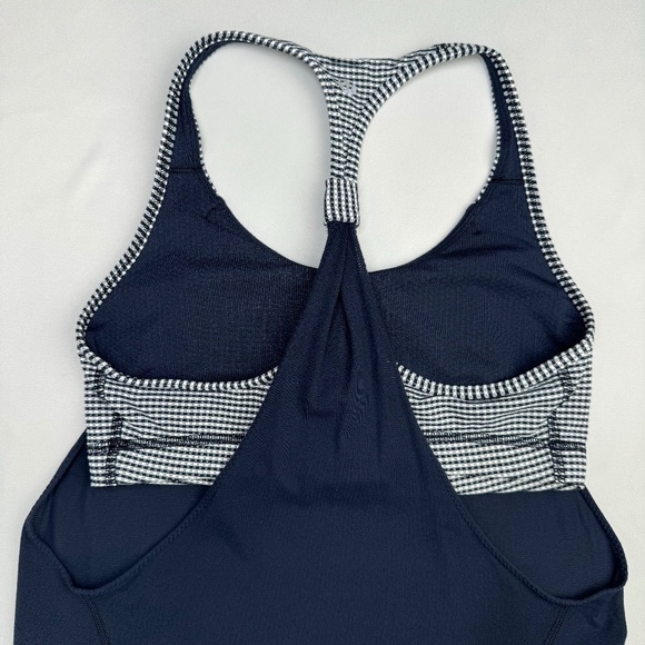1030 lululemon Practice Freely Tank - Size 6 - Blue Gingham (Inkwell) - Picture 10 of 16
